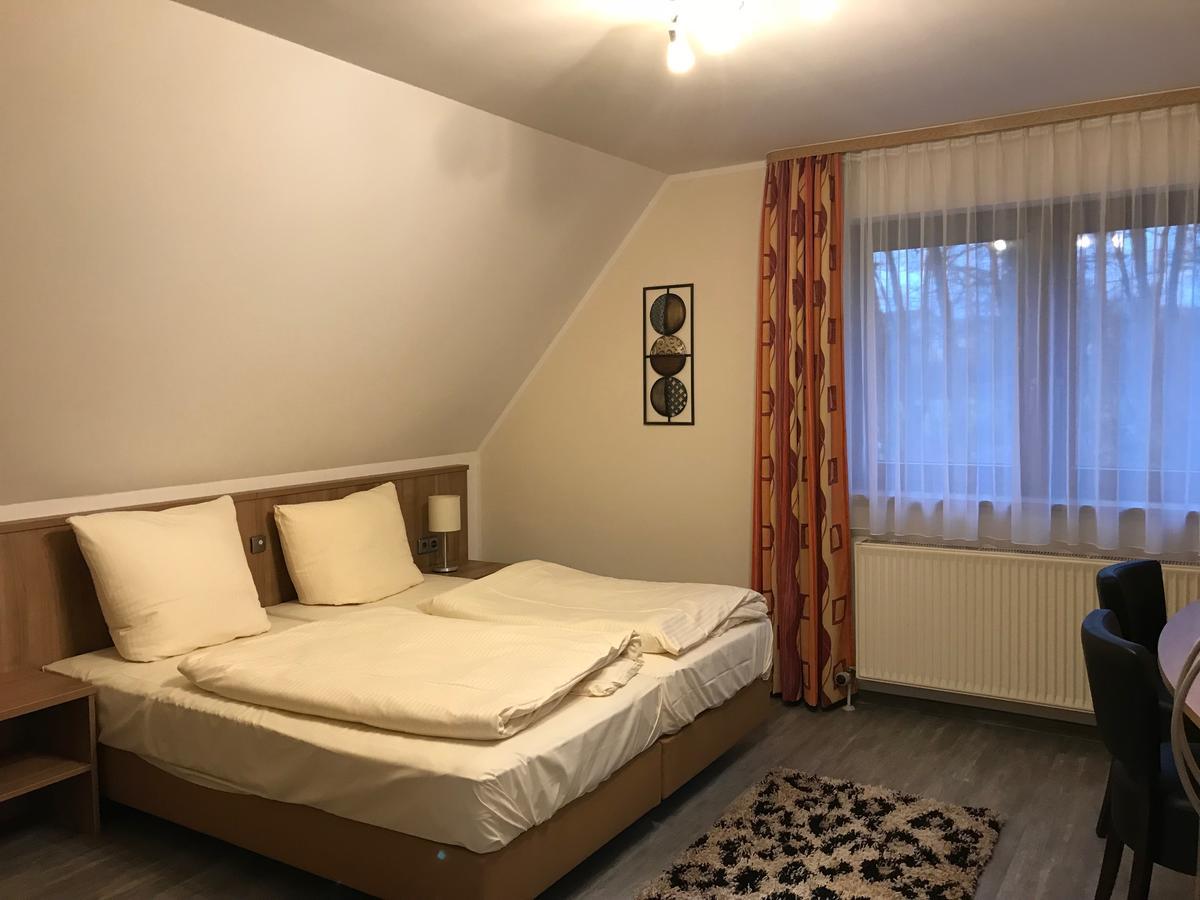 Apartment-Pension Schwalbennest Герцогенаурах Номер фото